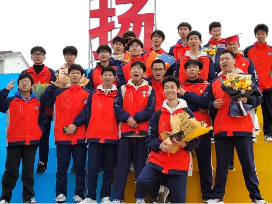 韶華初戰(zhàn)凌云志  青春正盛譜華章——成人禮宣傳報(bào)道稿 2025.3.16(3)9916.png
