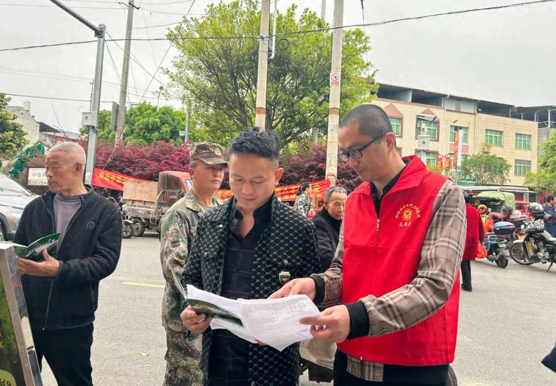 網絡中國節·清明 | 連城林坊：鮮花換鞭炮 文明祭祀樹新風
