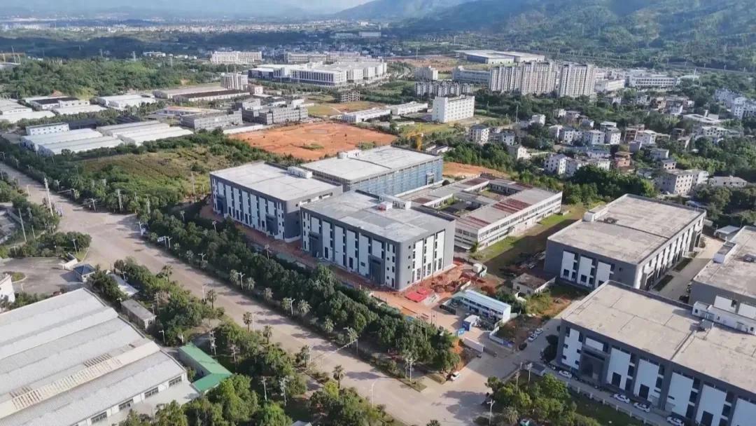 【聚力項目落地攻堅】連城縣鋰電池產業園基礎設施建設項目三號廠區二期：預計今年12月竣工驗收