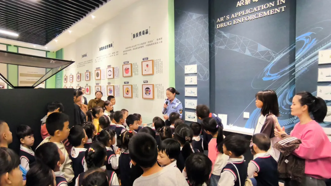 連城：萌娃打卡禁毒基地 爭當“小小宣傳員”