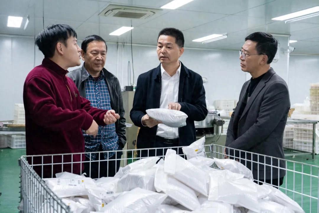 連城縣領(lǐng)導調(diào)研重點工業(yè)企業(yè)和規(guī)上企業(yè)培育工作